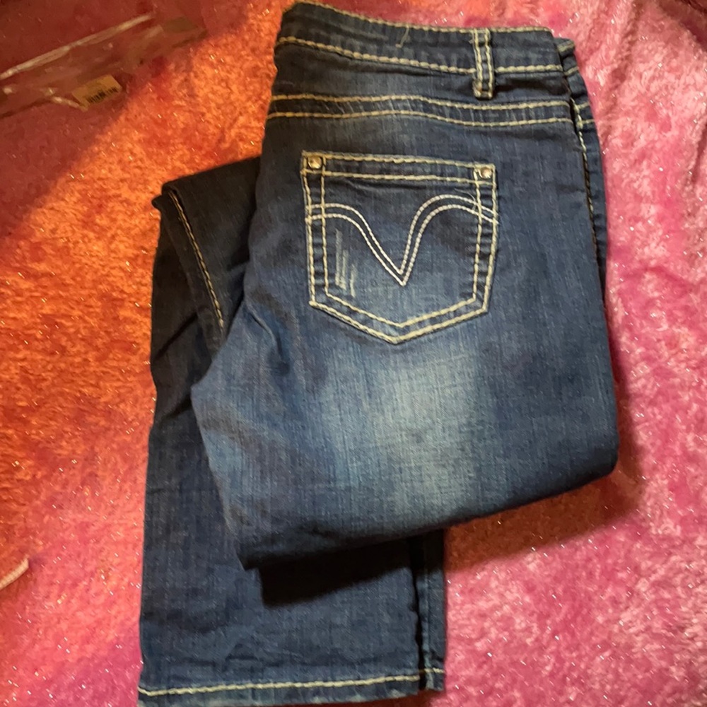 Liuce’s blue jeans